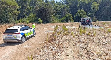 Trafik uygulamasını görünce motosikletini ormanlık alana bırakıp kaçtı, cezadan kaçamadı
