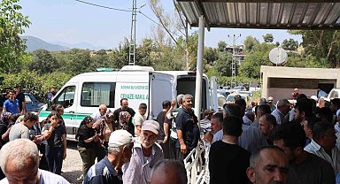 Traktör kazasında hayatını kaybeden muhtar dualarla son yolculuğuna uğurlandı