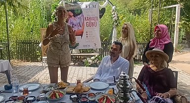 Tuğba Özay'dan çöp cezası çağrısı: "Manavgat Türkiye'ye örnek olsun"