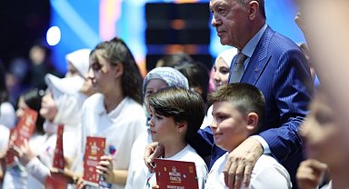 TÜGVA Bursa'dan Cumhurbaşkanı Erdoğan'ın katıldığı yaz okulu buluşmasına rekor katılım
