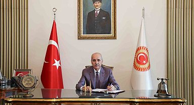 Türkiye Büyük Millet Meclisi Başkanı Numan Kurtulmuş, Milli Dayanışma ve Toplumsal Bütünleşmenin Güçlendirilmesine Dair Kanun Teklifi'ni imzaladı.
