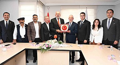 Türkiye Muhtarlar Konfederasyonu'ndan Başkan Başdeğirmen'e 'Yılın En Başarılı Belediye Başkanı' ödülü
