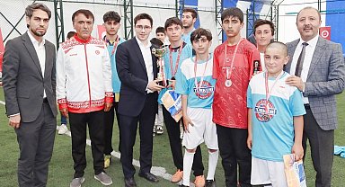 Turnuvanın şampiyonu Semihaşakir