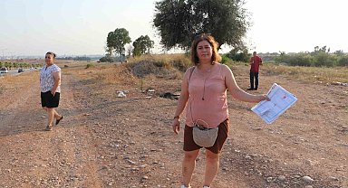 Üniversite yıllarca araziyi işgal etti, belediye istimlak etmeden bulvar geçirdi, şimdi de başkası karpuz ekti