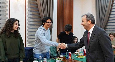 Üniversiteyi ilk kez kazanan öğrencilere 20 bin TL eğitim desteği