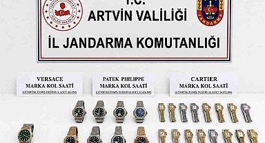 Ünlü markalara ait 56 milyonluk 25 adet kaçak kol saati gümrüğe takıldı