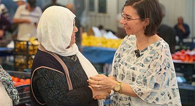Uşak Belediye Başkan Vekili Terekeci Özkan, Şekerevleri Pazarı'nda esnaf ve vatandaşlarla buluştu
