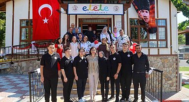 Uşak Belediyesi özel bireyleri iş hayatına kazandıran kafeyi hizmete açtı