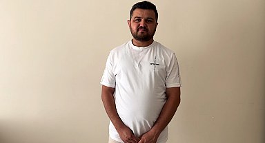 Üsküp caddelerinde seslendirdiği 'Sivas'ın Yollarına' türküsü ile büyük beğeni topladı