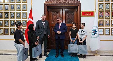 Vali Aydoğdu başarılı karatecileri makamında ağırladı