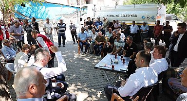 Vali Aydoğdu, yangından etkilenen Kışlacık köyünü ziyaret etti