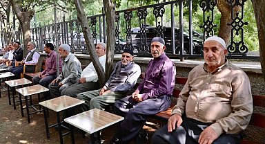 Vali Çelik, vatandaşlarla buluştu