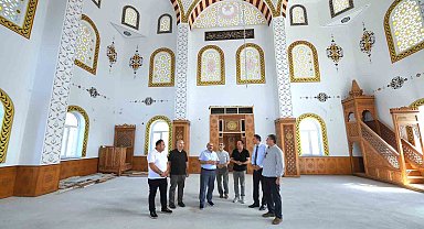 Vali Ustaoğlu Edremit'te yapımı süren cami inşaatını inceledi