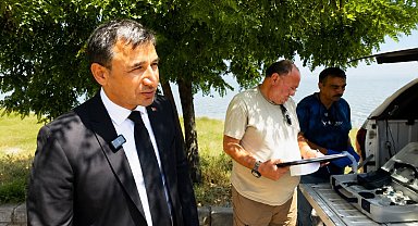 Van Gölü sahilindeki kirlilik ihbarları üzerine numune alındı