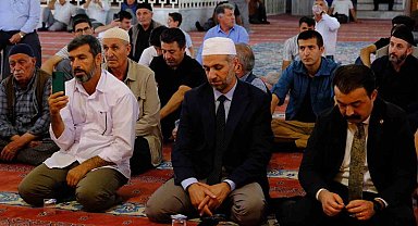 Van Ulu Cami'de ezanların güzel sesi yankılandı