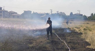 Van'da örtü üstü yangın