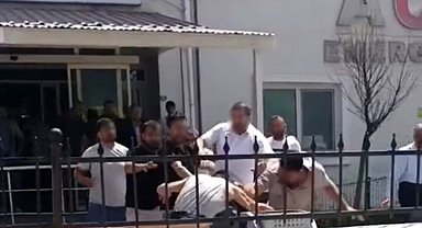 Van'daki kavgada ağır yaralanan genç yaşam mücadelesini kaybetti