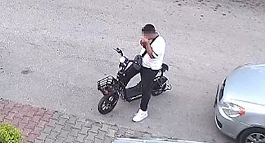 Yavru kediyi önce öpüp sonra boğmuştu, gözaltına alındı