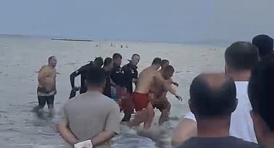 Yeğenini kurtarmak için denize giren şahıs hayatını kaybetti