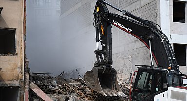 Yeşilyurt Belediyesi'nden metruk yapılara kararlı müdahale