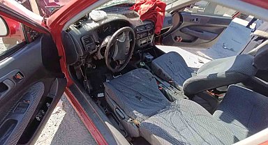 Yığılca yolunda otomobil kamyonete çarptı: 1 yaralı