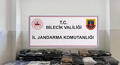 Yolcu otobüsünde 750 bin liralık kaçak giyim ele geçirildi
