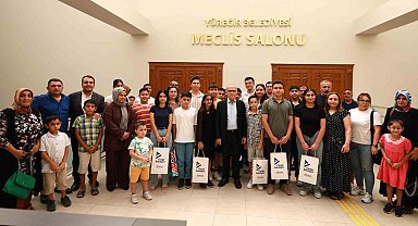 Yüreğir'de başarılı öğrencilere tablet ödülü