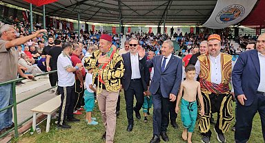 Zengibar Karakucak Güreşleri'nin başpehlivanı Feyzullah Aktürk