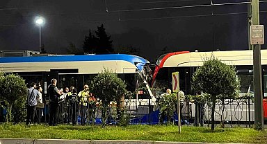 Zeytinburnu'nda iki tramvay çarpıştı: 9 yaralı