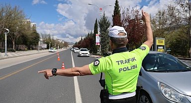 127 araç trafikten men edildi 870 sürücüye cezai işlem uygulandı