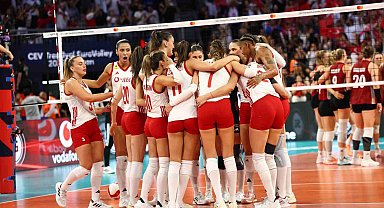 A Milli Kadın Voleybol Takımı final için Sırbistan karşısında
