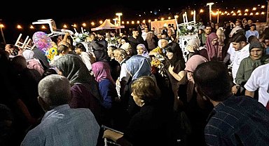 Ani bastıran yağmur düğünü takılar takılamadan dağıttı
