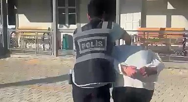 Antakya'da 32 yıl hapis cezasıyla aranan hırsız yakalandı