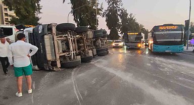 Antalya'da beton mikseri devrildi: 1 yaralı