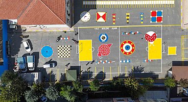 Bağcılar'daki okul bahçeleri renklendi