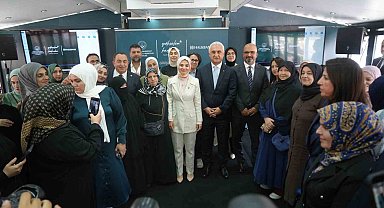 Bakan Göktaş, Muş'ta Yükselen Kadınlar Girişimcilik Eğitim Tırı'nı ziyaret etti