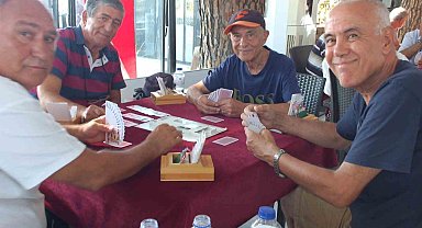 Balıkesir'de briçte Zafer Kupası düzenlendi