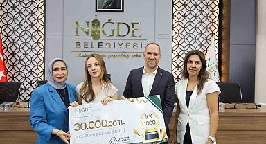 Başkan Özdemir'den YKS şampiyonlarına anlamlı destek
