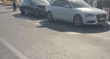 Batman'da iki otomobil çarpıştı: 4 yaralı