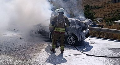 Belen'de otomobil alevlere teslim oldu