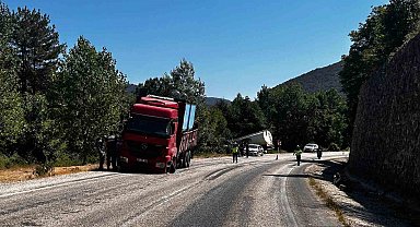 Bolu'da iki kamyon çarpıştı: 1 yaralı