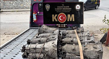 Depolar didik didik arandı, yüzlerce kaçak ürün çıktı: 2 gözaltı