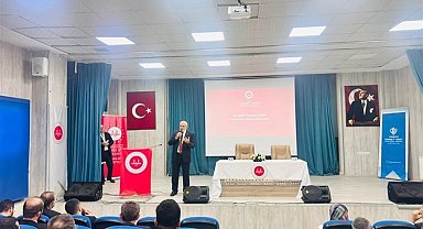Diyanet İşleri Başkan Yardımcısı Şahin Hakkari'de din görevlileriyle buluştu