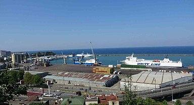 Dron saldırısına uğrayan Ro-Ro gemisi Trabzon Limanı'na demirledi