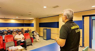 Elazığ'da Narkorehber ve En İyi Narkotik Polisi Anne semineri