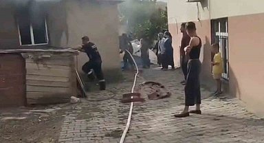 Elazığ'da odunluk ve kilerde yangın