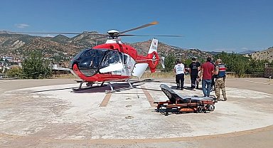 Elinden yaralanan hasta, helikopter ambulansla Malatya'ya sevk edildi