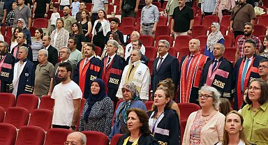 ERÜ'de lisansüstü mezuniyet sevinci yaşandı