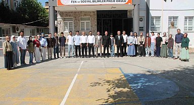 Erzin'de Kaymakam Akpınar, YKS'de başarı gösteren öğrencilerle bir araya geldi