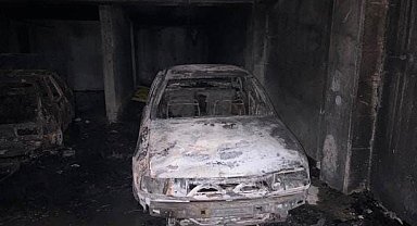 Esenyurt'ta sitede yangın paniği: Baba ve oğlu camın önüne çıkarak kurtarılmayı bekledi